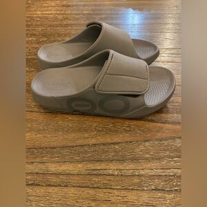 OOFOS Gray Slide Sandals